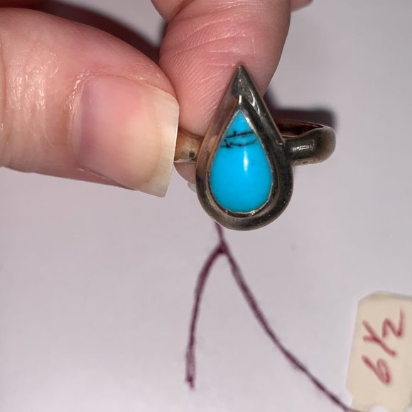 Turquoise Teardrop and Silver Ring, Size 6 1/2 - Picture 10 of 16